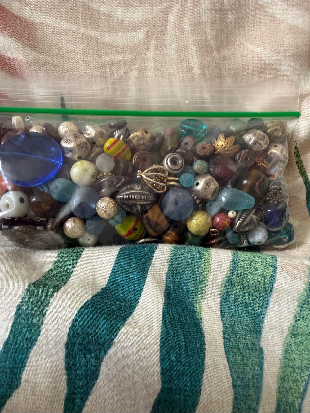 Mixed Assorted Jewelry Beads some glass, antique, handmade. All unique - Picture 2 of 4